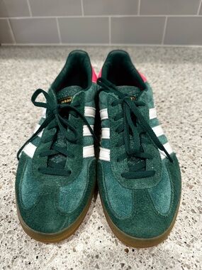 adidas Dark Green Suede Sneakers with White Stripes and Pink Heel